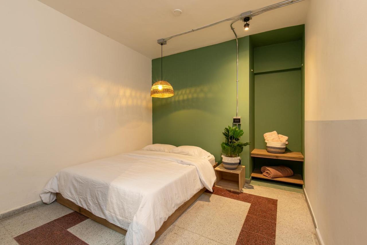 מדיין Poblado Manila Studios 11A מראה חיצוני תמונה