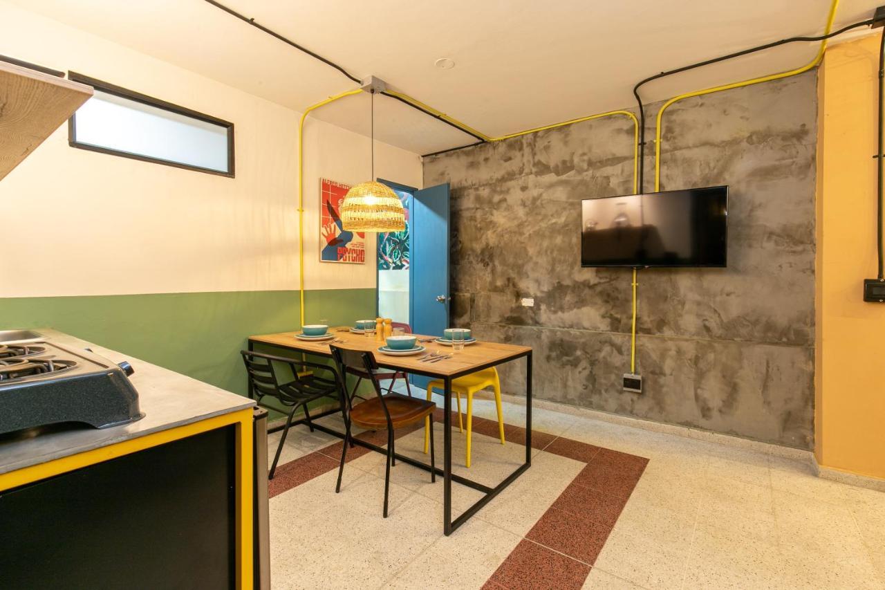 מדיין Poblado Manila Studios 11A מראה חיצוני תמונה
