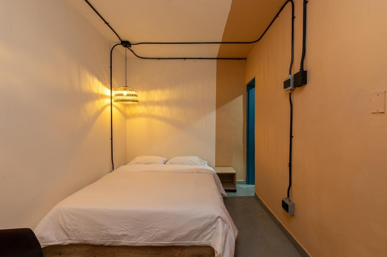 מדיין Poblado Manila Studios 11A מראה חיצוני תמונה