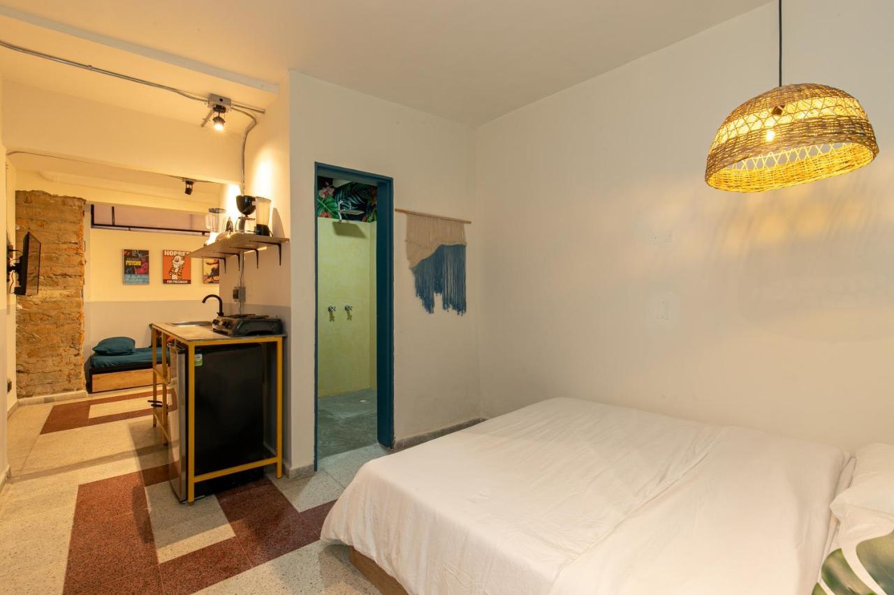 מדיין Poblado Manila Studios 11A מראה חיצוני תמונה